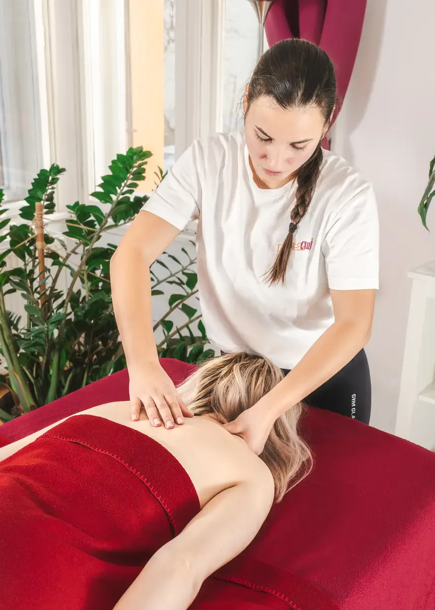 Ședință de masaj de relaxare la Pilates Cluj